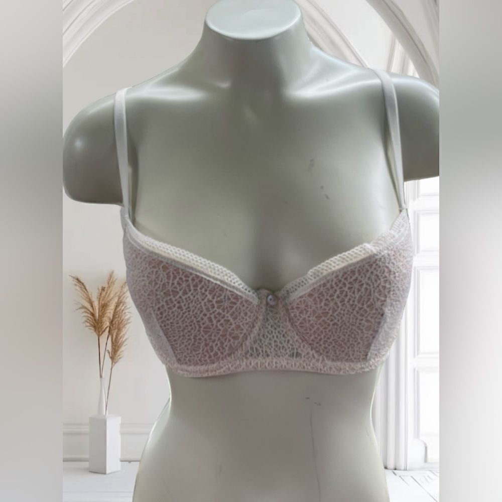 Addiction White &‎ Nude Underwire Bra